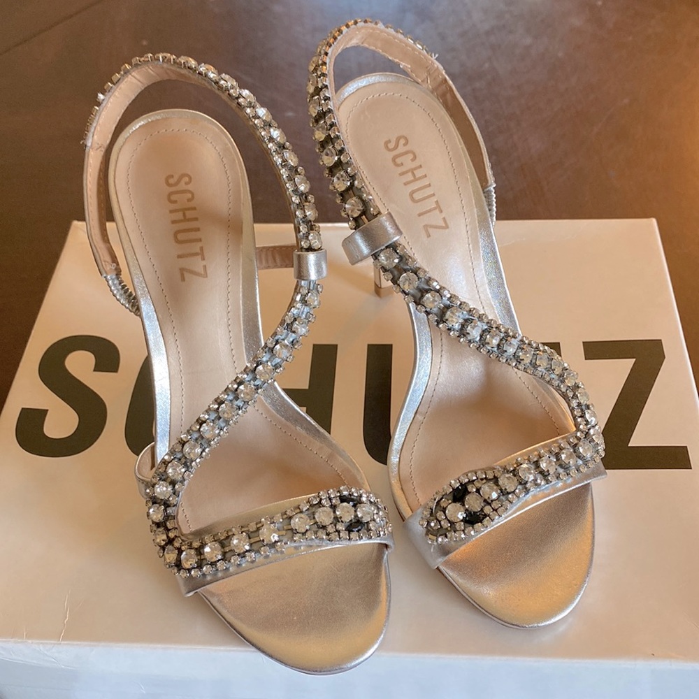 SCHUTZ court metallic leather sandals with crystals sz6